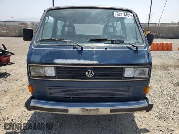 ✅ 1987 Volkswagen Vanagon • VIN: WV2YB0250HH093218 • Lot: 62378505. Wystawiony na Copart z przebiegiem 138 496 mil. Bezpłatny archiwum sprzedaży aukcyjnych z USA i szczegółowy raport historii pojazdu na DreamBid. Zdjęcie 5.