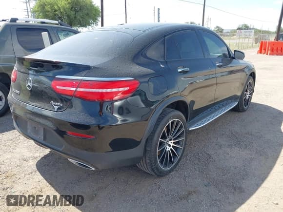 ✅ 2018 Mercedes-Benz GLC 300 • VIN: WDC0J4KB0JF400152 • Lot: 42325513. Listed on IAAI with 69,057 mi. Free auction sales archive from the USA and detailed vehicle history report at DreamBid. Image 4.
