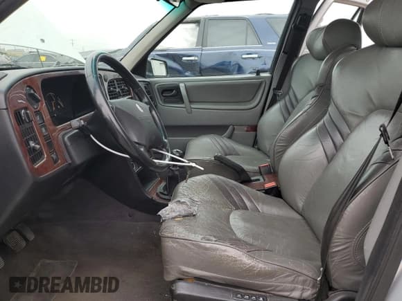 ✅ 1995 Saab 9000 • VIN: YS3CH65R3S1022550 • Лот: 77462574. Опубликован ранее на Copart с пробегом 259 696 миль. Бесплатный доступ к архиву аукционных продаж из США и подробный отчёт об истории автомобиля на DreamBid. Изображение 7.