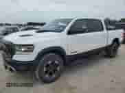 2020 Ram 1500 Rebel z VIN 1C6RRELT2LN303523, wystawiony jako Copart lot #54753485 z przebiegiem 90 533 mil mil oraz Szkoda całkowita • Salvage title. Historia ofert i sprzedaży dostępna na DreamBid. Obrazek 1.