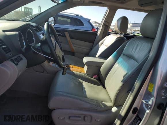 ✅ 2010 Toyota Highlander Limited • VIN: JTEJW3EH8A2042789 • Lot: 90061955. Listed on Copart with 214,234 mi. Free auction sales archive from the USA and detailed vehicle history report at DreamBid. Image 7.