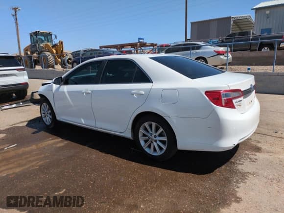 ✅ 2013 Toyota Camry XLE • VIN: 4T1BD1FKXDU090750 • Lot: 50976475. Wystawiony na Copart z przebiegiem 261 119 mil. Bezpłatny archiwum sprzedaży aukcyjnych z USA i szczegółowy raport historii pojazdu na DreamBid. Zdjęcie 2.