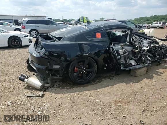 ✅ 2021 Ford Mustang GT • VIN: 1FA6P8CF0M5158101 • Lot: 63275795. Wystawiony na Copart z przebiegiem Nie podano. Bezpłatny archiwum sprzedaży aukcyjnych z USA i szczegółowy raport historii pojazdu na DreamBid. Zdjęcie 13.