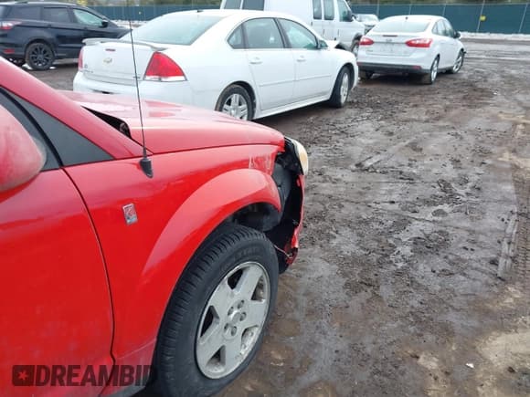 ✅ 2006 Saturn VUE • VIN: 5GZCZ63486S827289 • Lot: 41641268. Wystawiony na IAAI z przebiegiem Nie podano. Bezpłatny archiwum sprzedaży aukcyjnych z USA i szczegółowy raport historii pojazdu na DreamBid. Zdjęcie 6.