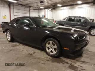 2010 Dodge Challenger SE z VIN 2B3CJ4DV8AH199708, wystawiony jako IAAI lot #42964590 z przebiegiem 78 698 mil mil oraz . Historia ofert i sprzedaży dostępna na DreamBid. Obrazek 1.