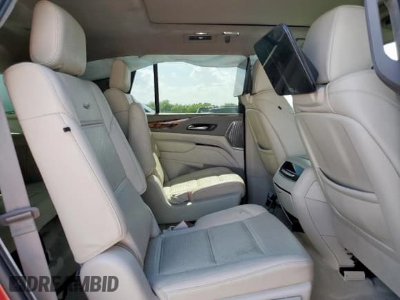✅ 2021 Cadillac Escalade Sport Platinum • VIN: 1GYS4GKLXMR433446 • Lot: 64956405. Listed on Copart with 42,548 mi. Free auction sales archive from the USA and detailed vehicle history report at DreamBid. Image 11.