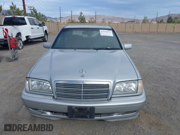 ✅ 1999 Mercedes-Benz C 230/260/280/320 • VIN: WDBHA24G1XA728853 • Lot: 43554674. Wystawiony na IAAI z przebiegiem 275 088 mil. Bezpłatny archiwum sprzedaży aukcyjnych z USA i szczegółowy raport historii pojazdu na DreamBid. Zdjęcie 6.
