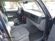 ✅ 2006 Jeep Commander • VIN: 1J8HG48K56C124311 • Lot: 41587020. Wystawiony na IAAI z przebiegiem 100 234 mil. Bezpłatny archiwum sprzedaży aukcyjnych z USA i szczegółowy raport historii pojazdu na DreamBid. Zdjęcie 5.