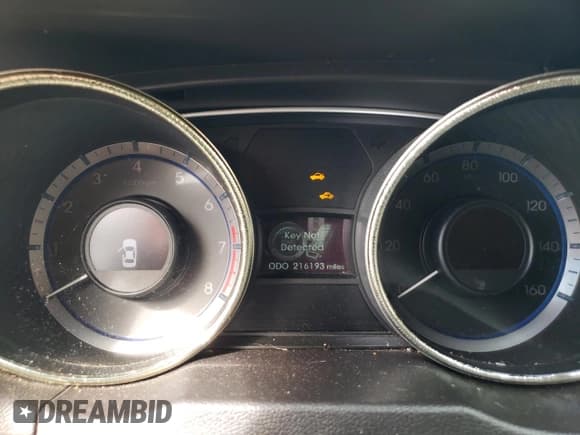 ✅ 2012 Hyundai Sonata Limited • VIN: 5NPEC4AC4CH380187 • Lot: 64222344. Listed on Copart with 216,193 mi. Free auction sales archive from the USA and detailed vehicle history report at DreamBid. Image 9.