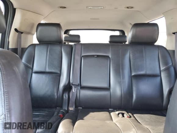 ✅ 2011 Chevrolet Suburban LT • VIN: 1GNSKJE3XBR385634 • Lot: 80205155. Listed on Copart with 182,201 mi. Free auction sales archive from the USA and detailed vehicle history report at DreamBid. Image 10.