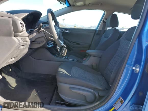 ✅ 2018 Hyundai Ioniq Blue • VIN: KMHC65LC1JU101455 • Lot: 88451135. Wystawiony na Copart z przebiegiem 96 976 mil. Bezpłatny archiwum sprzedaży aukcyjnych z USA i szczegółowy raport historii pojazdu na DreamBid. Zdjęcie 7.