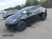 ✅ 2024 Tesla Model Y • VIN: 7SAYGDED8RF156984 • Lot: 43324819. Wystawiony na IAAI z przebiegiem 26 941 mil. Bezpłatny archiwum sprzedaży aukcyjnych z USA i szczegółowy raport historii pojazdu na DreamBid. Zdjęcie 2.