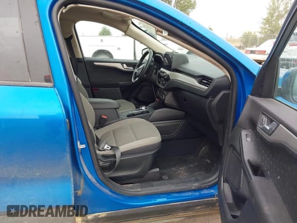 ✅ 2020 Ford Escape SE • VIN: 1FMCU9G61LUB85362 • Lot: 43185187. Wystawiony na IAAI z przebiegiem 42 293 mil. Bezpłatny archiwum sprzedaży aukcyjnych z USA i szczegółowy raport historii pojazdu na DreamBid. Zdjęcie 5.