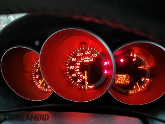 ✅ 2004 Mazda 3 s • VIN: JM1BK343541163414 • Lot: 86097975. Wystawiony na Copart z przebiegiem 249 634 mil. Bezpłatny archiwum sprzedaży aukcyjnych z USA i szczegółowy raport historii pojazdu na DreamBid. Zdjęcie 9.