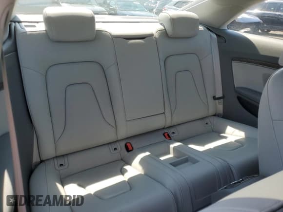 ✅ 2013 Audi A5 Premium Plus • VIN: WAULFAFR7DA049474 • Lot: 62815975. Wystawiony na Copart z przebiegiem 127 569 mil. Bezpłatny archiwum sprzedaży aukcyjnych z USA i szczegółowy raport historii pojazdu na DreamBid. Zdjęcie 10.