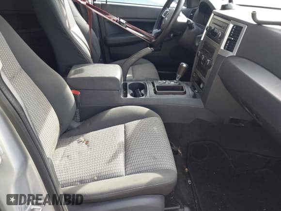 ✅ 2008 Jeep Grand Cherokee • VIN: 1J8HS48N78C197174 • Лот: 43484016. Опубликован ранее на IAAI с пробегом 185 691 миль. Бесплатный доступ к архиву аукционных продаж из США и подробный отчёт об истории автомобиля на DreamBid. Изображение 5.