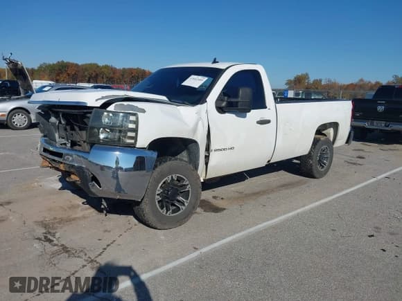 ✅ 2009 Chevrolet Silverado 2500HD Work Truck • VIN: 1GBHC44K49E129313 • Lot: 43602489. Listed on IAAI with 308,651 mi. Free auction sales archive from the USA and detailed vehicle history report at DreamBid. Image 18.