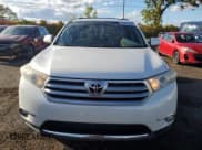 ✅ 2012 Toyota Highlander SE • VIN: 5TDBK3EHXCS153554 • Lot: 85291955. Listed on Copart with 276,117 mi. Free auction sales archive from the USA and detailed vehicle history report at DreamBid. Image 5.