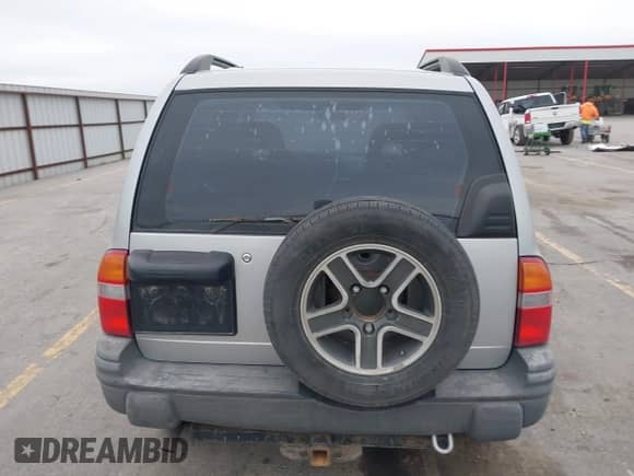 2003 Chevrolet Tracker с VIN 2CNBE134736919970, выставлен на аукционе IAAI как лот 42203446 с пробегом 158 872 миль миль и . История ставок и продаж доступна на DreamBid. Изображение 16.