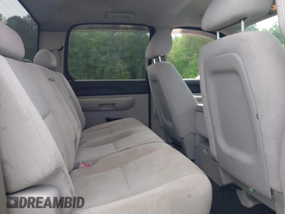 ✅ 2007 Chevrolet Silverado 1500 1LT • VIN: 2GCEC13J971689624 • Lot: 42121216. Wystawiony na IAAI z przebiegiem 171 156 mil. Bezpłatny archiwum sprzedaży aukcyjnych z USA i szczegółowy raport historii pojazdu na DreamBid. Zdjęcie 8.