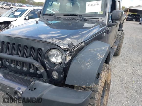 ✅ 2018 Jeep Wrangler Unlimited Sport S • VIN: 1C4HJWDG2JL930461 • Lot: 42042644. Listed on IAAI with 136,530 mi. Free auction sales archive from the USA and detailed vehicle history report at DreamBid. Image 6.