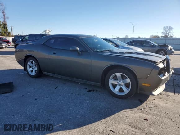 ✅ 2010 Dodge Challenger R/T • VIN: 2B3CJ5DT2AH260703 • Лот: 84049584. Опубликован ранее на Copart с пробегом 239 356 миль. Бесплатный доступ к архиву аукционных продаж из США и подробный отчёт об истории автомобиля на DreamBid. Изображение 4.