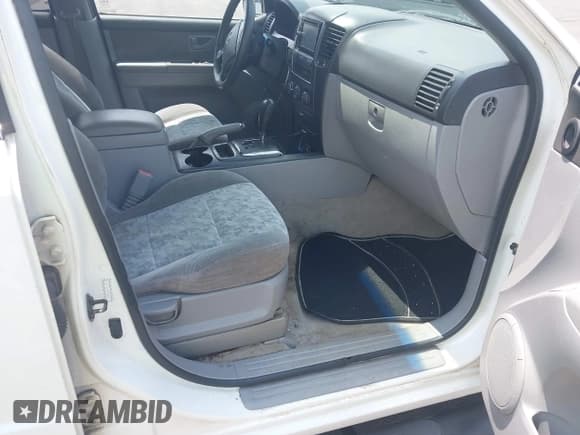 ✅ 2007 Kia Sorento LX • VIN: KNDJD736675703889 • Lot: 42695912. Wystawiony na IAAI z przebiegiem 210 488 mil. Bezpłatny archiwum sprzedaży aukcyjnych z USA i szczegółowy raport historii pojazdu na DreamBid. Zdjęcie 5.