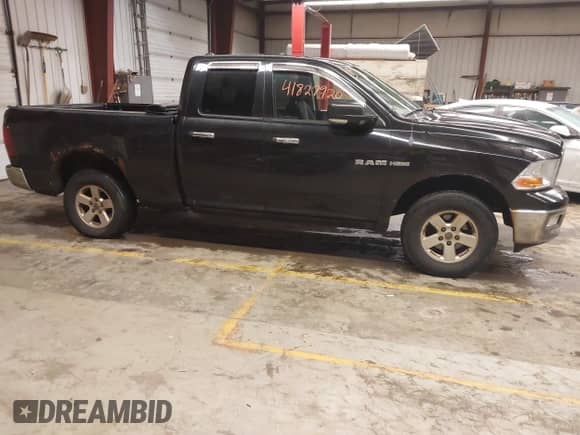 2009 Dodge 1500 SLT с VIN 1D3HV18T09S823240, выставлен на аукционе IAAI как лот 41827920 с пробегом 179 843 миль миль и . История ставок и продаж доступна на DreamBid. Изображение 13.