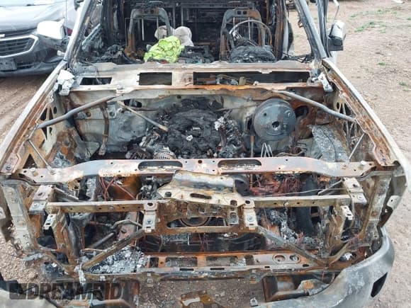 ✅ 2019 Chevrolet Silverado 1500 LT • VIN: 2GCVKPEC1K1169432 • Lot: 43174619. Wystawiony na IAAI z przebiegiem 99 402 mil. Bezpłatny archiwum sprzedaży aukcyjnych z USA i szczegółowy raport historii pojazdu na DreamBid. Zdjęcie 10.