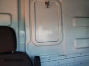 ✅ 2020 Ford Transit Cargo • VIN: 1FTBR2C80LKB64188 • Lot: 71403784. Wystawiony na Copart z przebiegiem Nie podano. Bezpłatny archiwum sprzedaży aukcyjnych z USA i szczegółowy raport historii pojazdu na DreamBid. Zdjęcie 10.