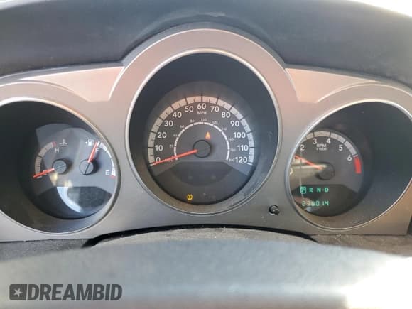 ✅ 2010 Dodge Avenger R/T • VIN: 1B3CC5FB2AN133214 • Лот: 88853555. Опубликован ранее на Copart с пробегом 238 014 миль. Бесплатный доступ к архиву аукционных продаж из США и подробный отчёт об истории автомобиля на DreamBid. Изображение 9.