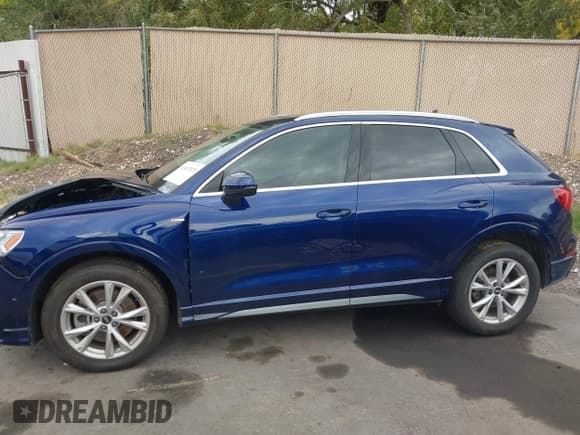 ✅ 2021 Audi Q3 S line Premium Plus • VIN: WA1EECF32M1102002 • Lot: 43412929. Wystawiony na IAAI z przebiegiem 19 108 mil. Bezpłatny archiwum sprzedaży aukcyjnych z USA i szczegółowy raport historii pojazdu na DreamBid. Zdjęcie 14.