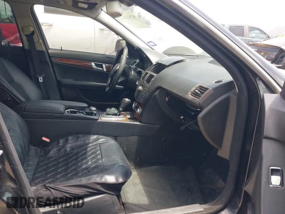 ✅ 2009 Mercedes-Benz C 300 Sport • VIN: WDDGF54X79R045825 • Lot: 42542259. Listed on IAAI with 163,812 mi. Free auction sales archive from the USA and detailed vehicle history report at DreamBid. Image 5.