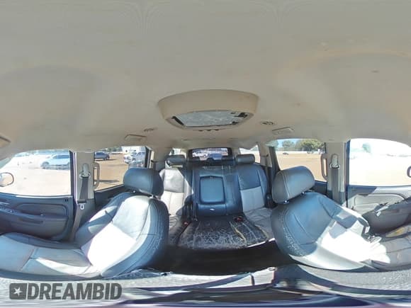 ✅ 2010 Chevrolet Suburban LS • VIN: 1GNUCHE05AR199633 • Lot: 82591025. Listed on Copart with 300,472 mi. Free auction sales archive from the USA and detailed vehicle history report at DreamBid. Image 15.
