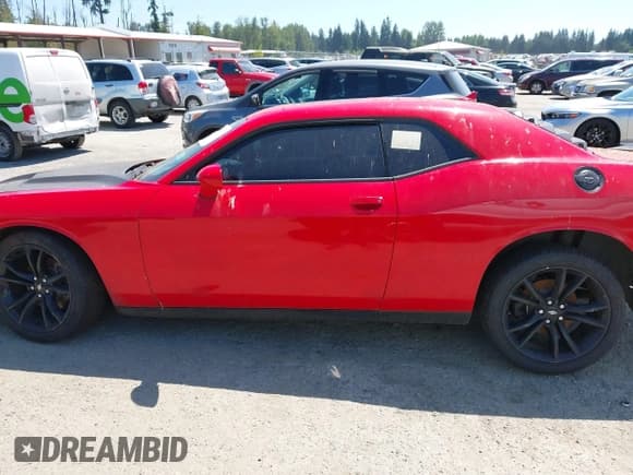 ✅ 2018 Dodge Challenger SXT • VIN: 2C3CDZAG4JH263143 • Lot: 42765510. Wystawiony na IAAI z przebiegiem 55 846 mil. Bezpłatny archiwum sprzedaży aukcyjnych z USA i szczegółowy raport historii pojazdu na DreamBid. Zdjęcie 15.