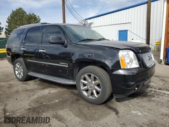 ✅ 2010 GMC Yukon Denali • VIN: 1GKUKEEF1AR262973 • Lot: 89878945. Listed on Copart with 172,319 mi. Free auction sales archive from the USA and detailed vehicle history report at DreamBid. Image 4.