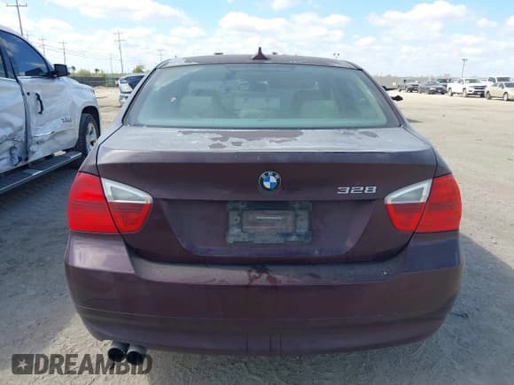 ✅ 2007 BMW 3 Series 328i • VIN: WBAVA33587KX76898 • Lot: 43432081. Listed on IAAI with 126,628 mi. Free auction sales archive from the USA and detailed vehicle history report at DreamBid. Image 16.