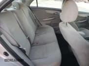 ✅ 2010 Toyota Corolla LE • VIN: 1NXBU4EE9AZ252148 • Lot: 84228685. Wystawiony na Copart z przebiegiem 168 983 mil. Bezpłatny archiwum sprzedaży aukcyjnych z USA i szczegółowy raport historii pojazdu na DreamBid. Zdjęcie 10.