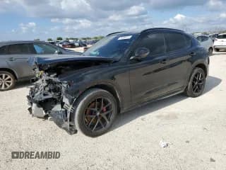 ✅ 2021 Alfa Romeo Stelvio Ti Sport • VIN: ZASPAKBN0M7D08287 • Lot: 70589014. Wystawiony na Copart z przebiegiem Nie podano. Bezpłatny archiwum sprzedaży aukcyjnych z USA i szczegółowy raport historii pojazdu na DreamBid. Zdjęcie 1.