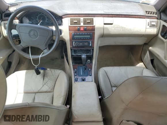 ✅ 1996 Mercedes-Benz E 320 • VIN: WDBJF55F5TJ003597 • Lot: 55982925. Listed on Copart with Not provided. Free auction sales archive from the USA and detailed vehicle history report at DreamBid. Image 8.