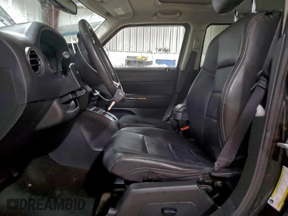 ✅ 2014 Jeep Patriot Limited • VIN: 1C4NJRCB9ED575752 • Lot: 94776095. Listed on Copart with 179,179 mi. Free auction sales archive from the USA and detailed vehicle history report at DreamBid. Image 7.