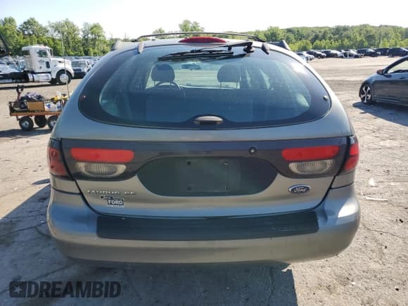 ✅ 2004 Ford Taurus SE • VIN: 1FAFP58S44A108250 • Lot: 58520615. Listed on Copart with 119,575 mi. Free auction sales archive from the USA and detailed vehicle history report at DreamBid. Image 6.