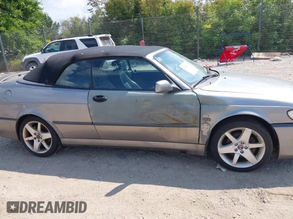 ✅ 2003 Saab 9-3 SE • VIN: YS3DF78K837006633 • Lot: 42936181. Wystawiony na IAAI z przebiegiem 290 684 mil. Bezpłatny archiwum sprzedaży aukcyjnych z USA i szczegółowy raport historii pojazdu na DreamBid. Zdjęcie 6.