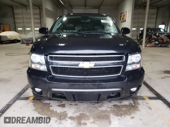 ✅ 2011 Chevrolet Suburban LT • VIN: 1GNSKJE35BR295131 • Lot: 66419464. Wystawiony na Copart z przebiegiem 193 314 mil. Bezpłatny archiwum sprzedaży aukcyjnych z USA i szczegółowy raport historii pojazdu na DreamBid. Zdjęcie 5.