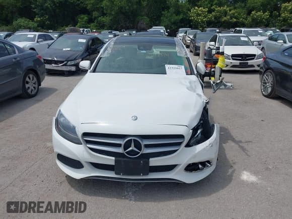 ✅ 2017 Mercedes-Benz C 300 • VIN: 55SWF4JB0HU201974 • Лот: 42321027. Опубликован ранее на IAAI с пробегом 124 958 миль. Бесплатный доступ к архиву аукционных продаж из США и подробный отчёт об истории автомобиля на DreamBid. Изображение 12.
