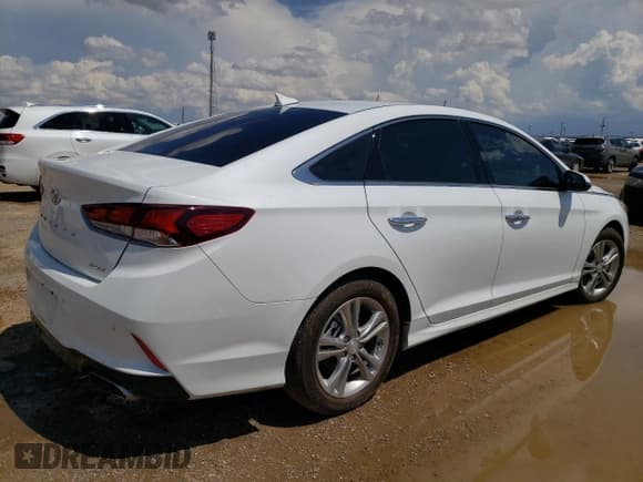✅ 2018 Hyundai Sonata Limited • VIN: 5NPE34AF0JH643394 • Lot: 52888103. Listed on Copart with 5,682 mi. Free auction sales archive from the USA and detailed vehicle history report at DreamBid. Image 3.