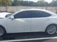 ✅ 2013 Lexus ES 250 • VIN: JTHBK1GG3D2015001 • Lot: 43268907. Wystawiony na IAAI z przebiegiem 186 473 mil. Bezpłatny archiwum sprzedaży aukcyjnych z USA i szczegółowy raport historii pojazdu na DreamBid. Zdjęcie 14.