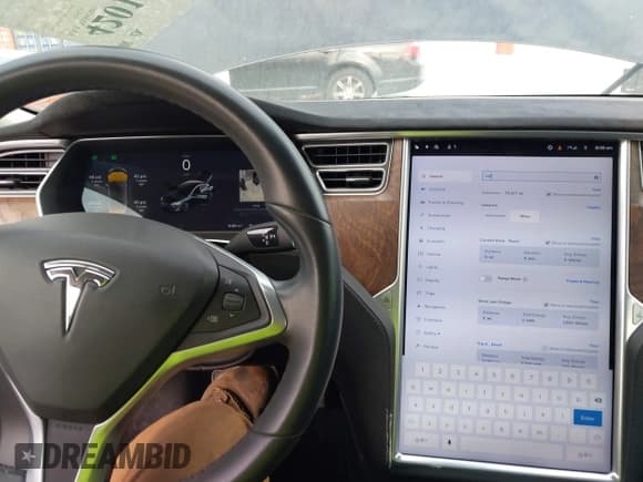 ✅ 2017 Tesla Model S 100D • VIN: 5YJSA1E28HF188981 • Lot: 42010115. Wystawiony na IAAI z przebiegiem 76 327 mil. Bezpłatny archiwum sprzedaży aukcyjnych z USA i szczegółowy raport historii pojazdu na DreamBid. Zdjęcie 7.