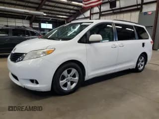 ✅ 2012 Toyota Sienna LE AAS • VIN: 5TDKK3DC8CS183318 • Lot: 81241035. Listed on Copart with 275,863 mi. Free auction sales archive from the USA and detailed vehicle history report at DreamBid. Image 1.