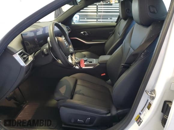 ✅ 2024 BMW 3 Series 330e xDrive • VIN: 3MW39FS00R8E43459 • Лот: 51150135. Опубликован ранее на Copart с пробегом 24 047 миль. Бесплатный доступ к архиву аукционных продаж из США и подробный отчёт об истории автомобиля на DreamBid. Изображение 7.